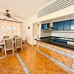 Azul Vila Callao Salvaje