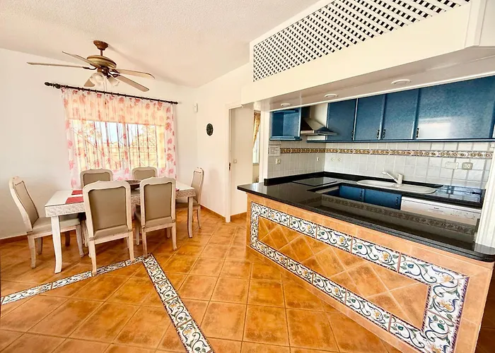 Azul Villa Callao Salvaje