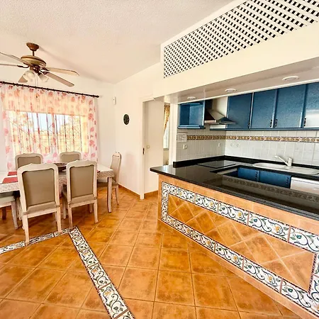 Azul Villa Callao Salvaje